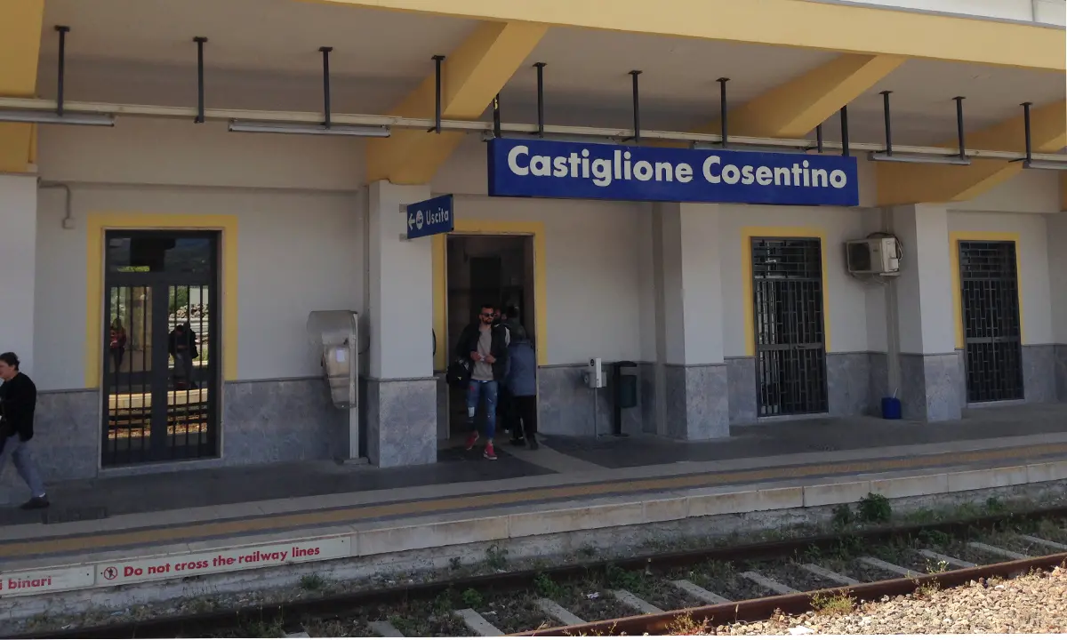 Tragico incidente a Rende. Muore donna investita da un treno
