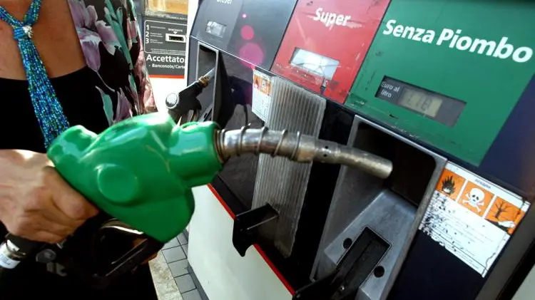 Benzina e diesel, prezzi ancora su: ecco cosa succede ora