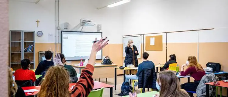 Vaccino Covid e scuola, nemmeno una dose per 1,2 milioni over 12