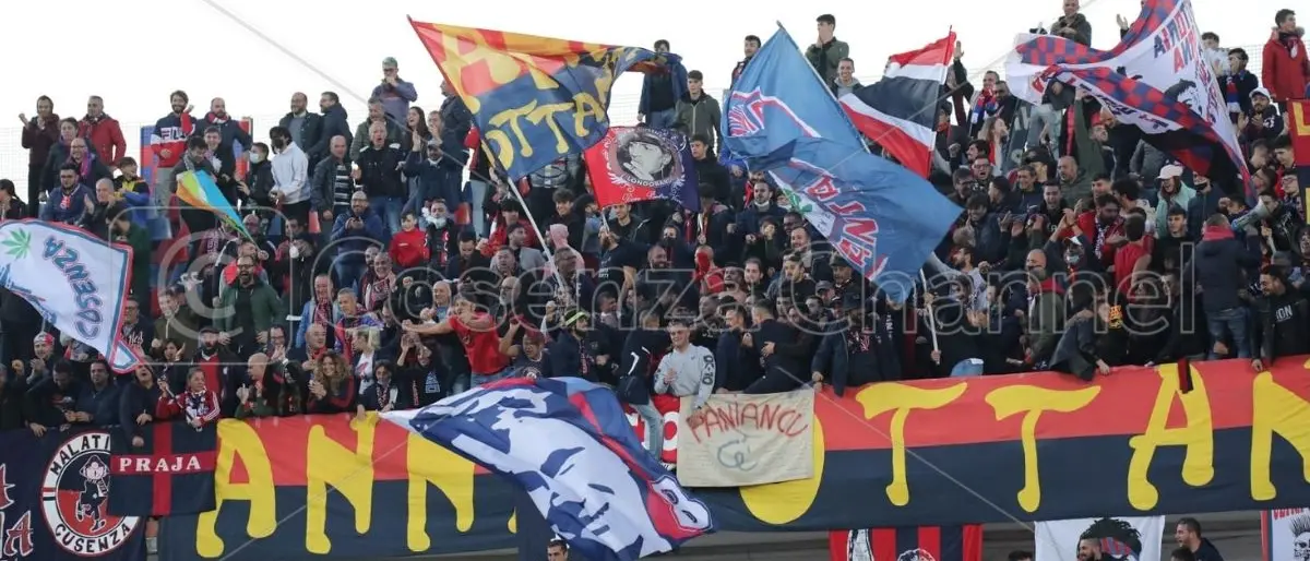 Ternana-Cosenza, ora è ufficiale: niente biglietti ai tifosi rossoblù