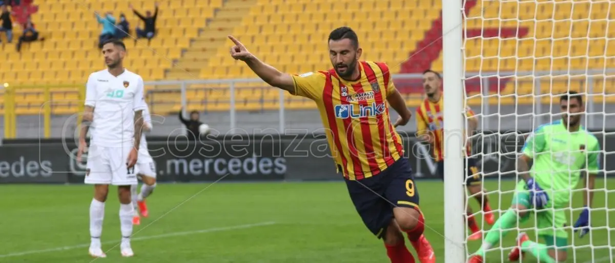 Lecce troppo forte per il Cosenza: sonora sconfitta al \"Via del Mare\"