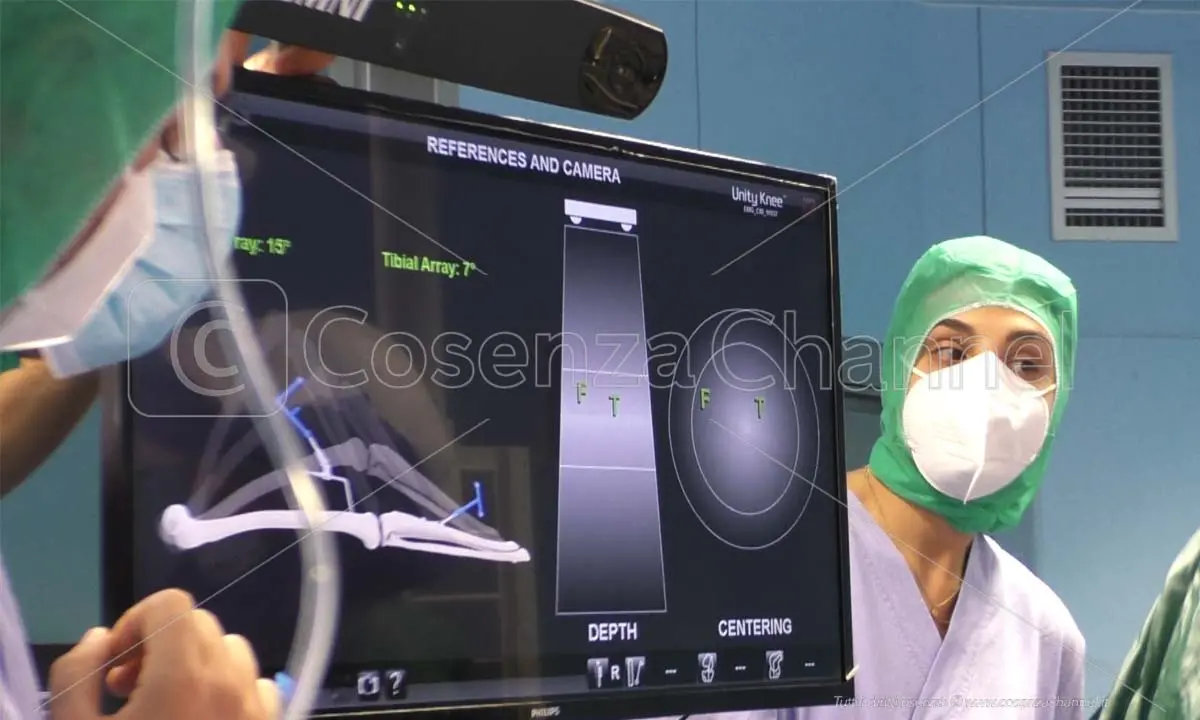 Interventi al ginocchio con l'aiuto di un robot, la rivoluzione della clinica La Madonnina