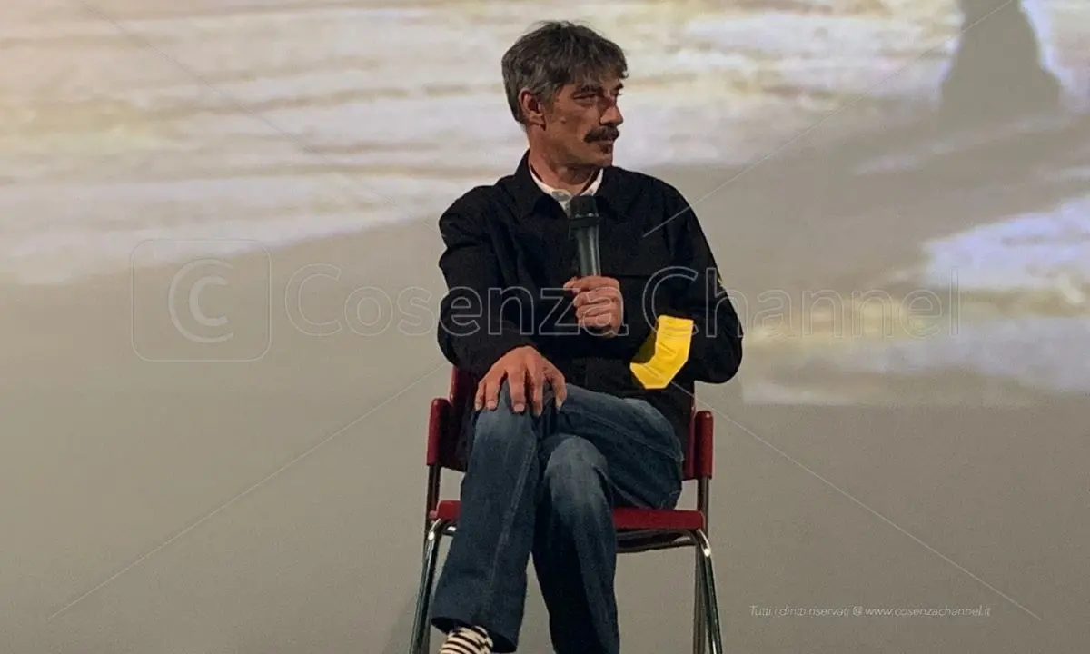 Vite di Ginius, ecco l'ultima opera di Max Mazzotta. Da martedì all'Unical