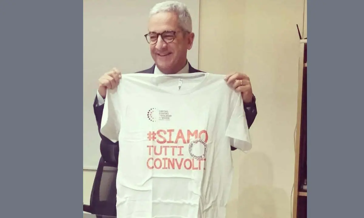 \"Siamo tutt* coinvolt*\", anche il sindaco Manna aderisce alla campagna del Centro Lanzino