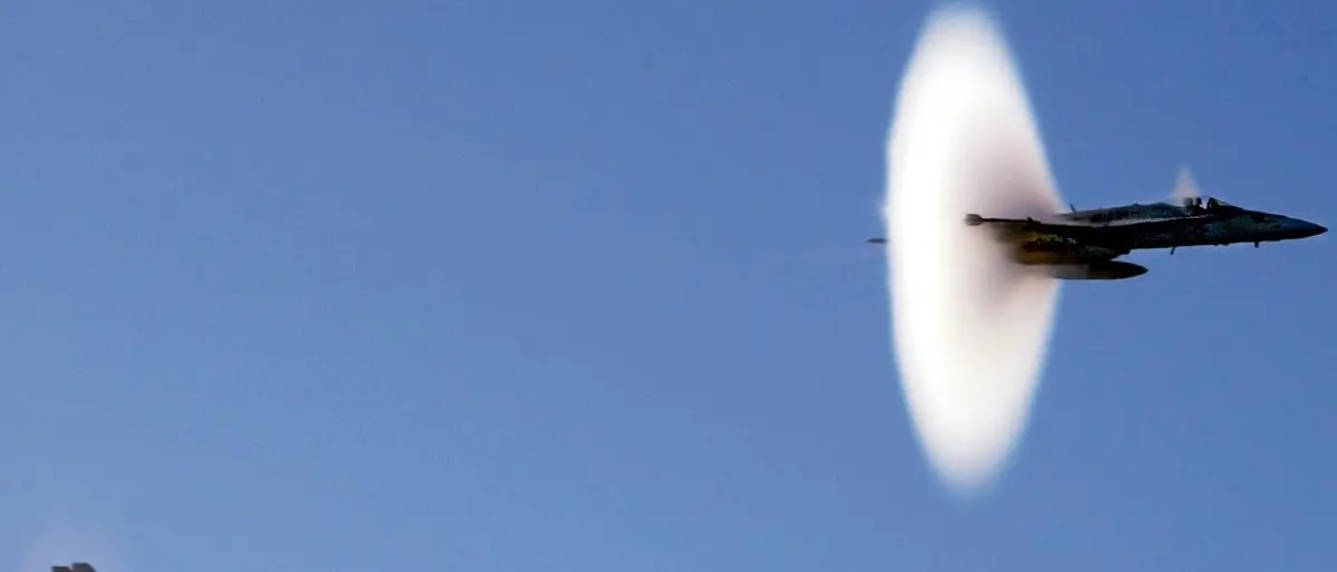 Boato nei cieli di Cosenza, arriva la conferma dell'Aeronautica: «È stato un bang sonico»