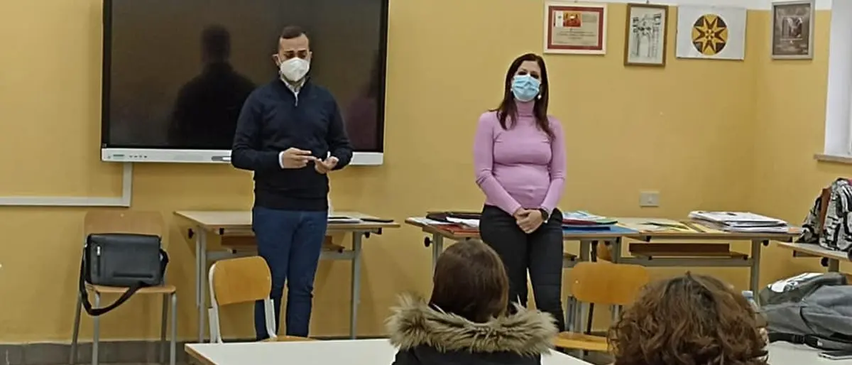 Corigliano Rossano, il Movimento per la vita tra i banchi del liceo: duro attacco delle Fe.min