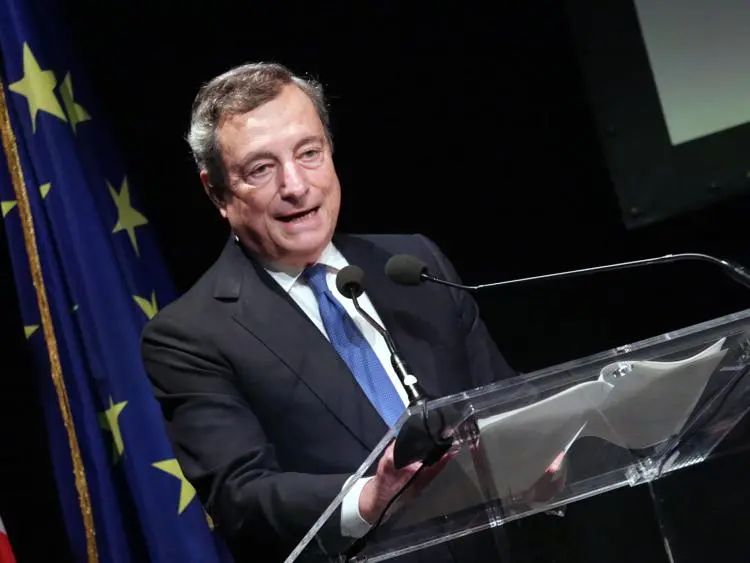 Mario Draghi ha il 65% di fiducia nei sondaggi politici