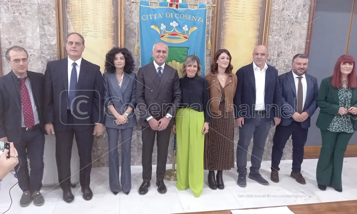 Cosenza, Caruso annuncia la rivisitazione delle deleghe in giunta. «Ma non toccherò equilibri politici»