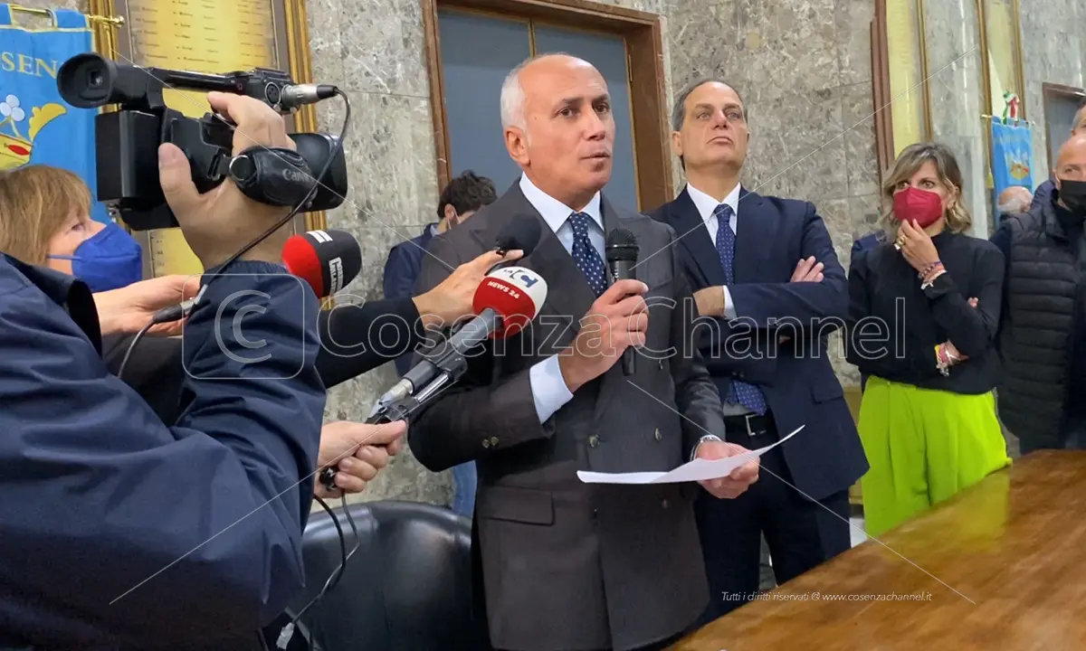 Cosenza come gli altri capoluoghi di regione calabresi, instabilità nel centrosinistra