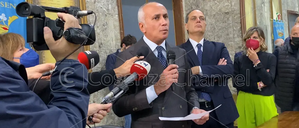 Cosenza come gli altri capoluoghi di regione calabresi, instabilità nel centrosinistra