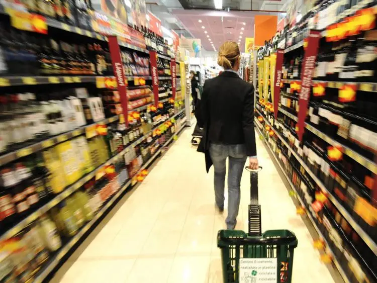 Inflazione, ad ottobre accelerata del +3%: è record dal 2012