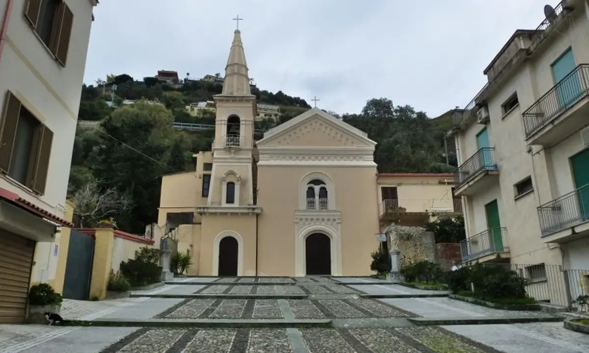 Amantea, parroco positivo al Covid. Chiusa la Chiesa di Santa Maria la Pinta