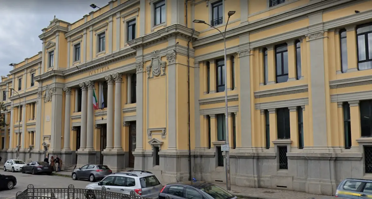 Maltrattavano i bambini fino a minacciarli di morte: condannate a un anno e quattro mesi due maestre del Crotonese\n