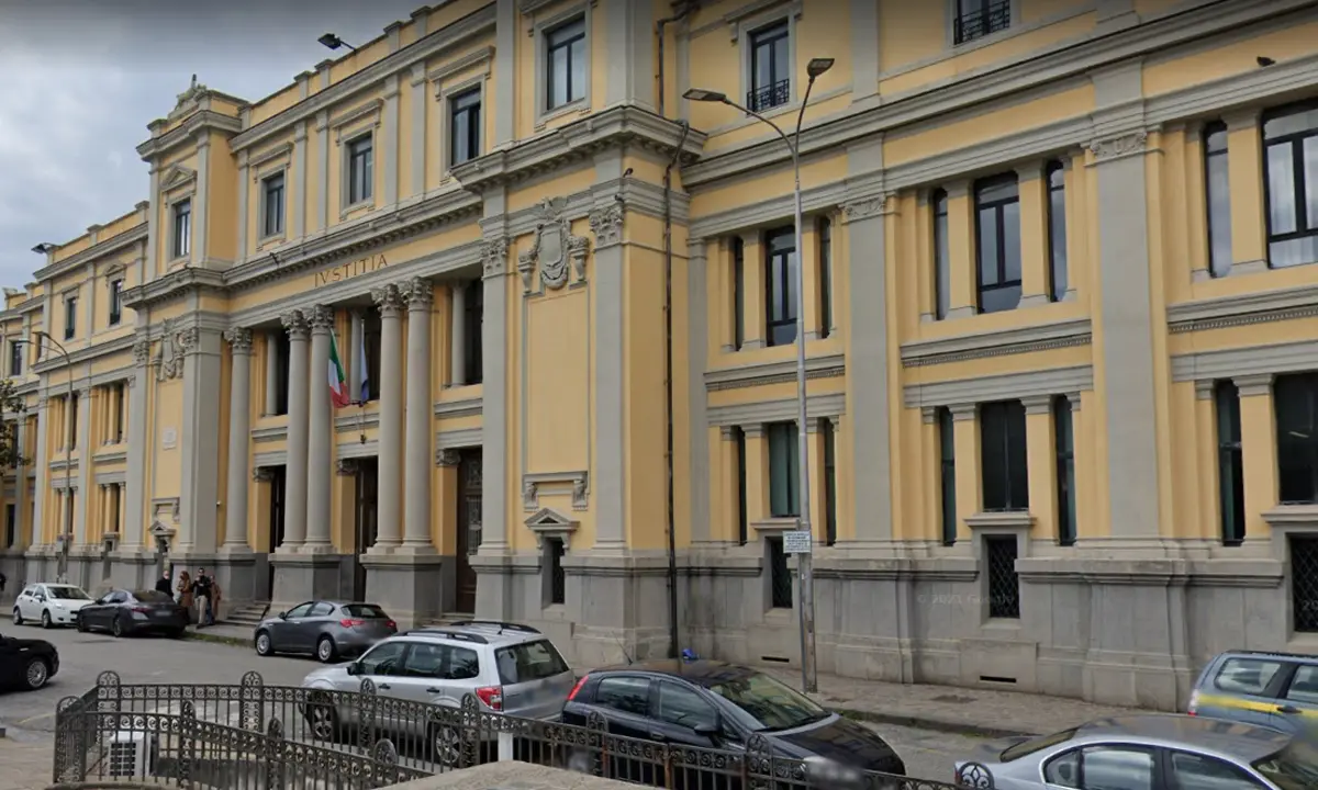 Maltrattavano i bambini fino a minacciarli di morte: condannate a un anno e quattro mesi due maestre del Crotonese\n