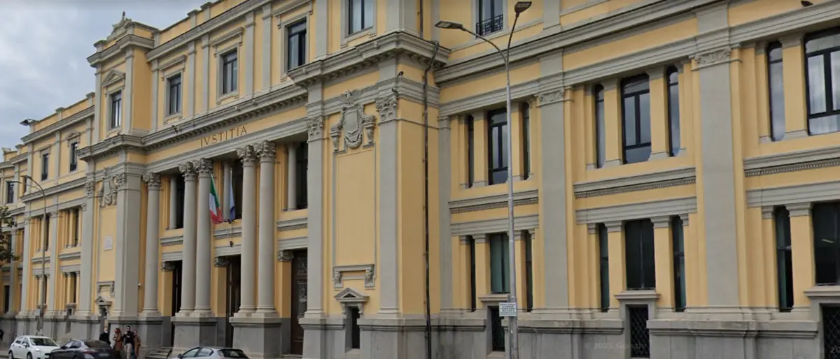 Maltrattavano i bambini fino a minacciarli di morte: condannate a un anno e quattro mesi due maestre del Crotonese\n