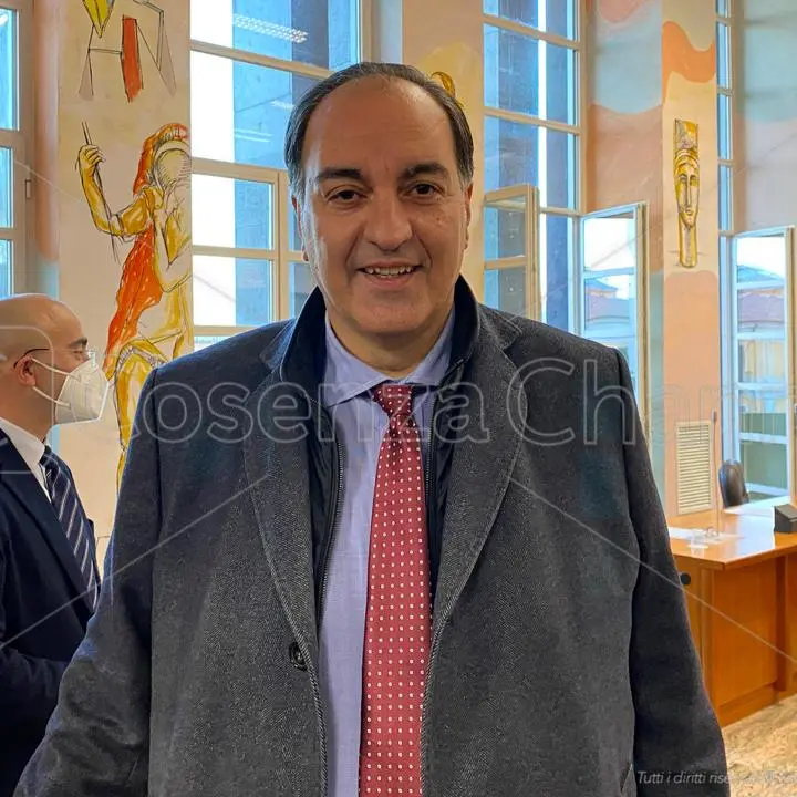 Sacco replica a Rende: «Cerca visibilità. Dimentica che sostenne Caruso?»
