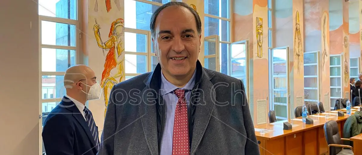 Sacco: «Io sospeso 10 giorni per la vicenda degli stipendi gonfiati. Ma sono estraneo ai fatti»