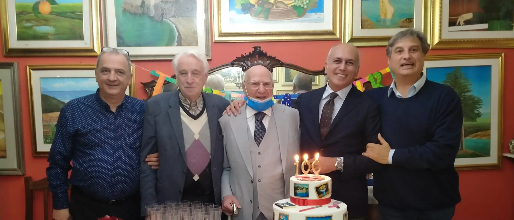Il Sindaco Franz Caruso festeggia i 100 anni del socialista cosentino Vincenzo Cretella