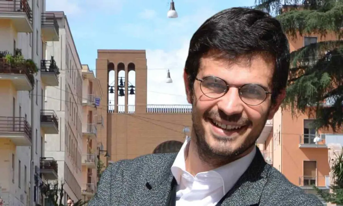 Bandi di concorso al Comune di Cosenza, d'Ippolito: «Nessuna trasparenza»