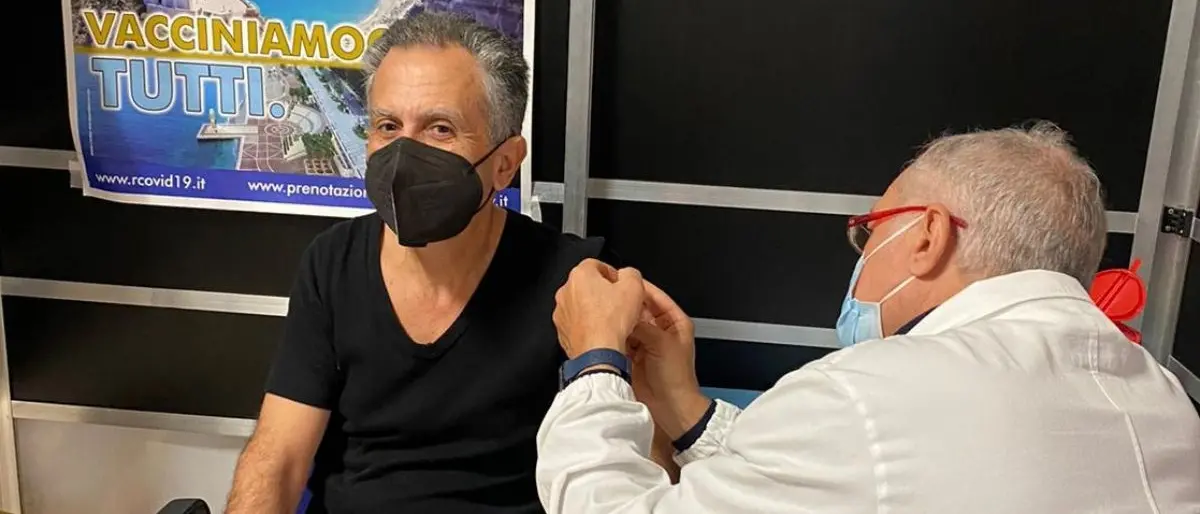 Terza dose, il rettore Unical Leone ha ricevuto il richiamo: «La facciano tutti»