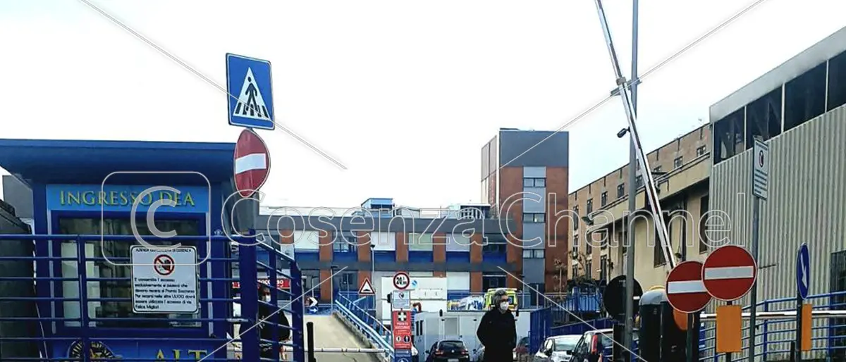 Visita a sorpresa di Roberto Occhiuto al pronto soccorso di Cosenza - VIDEO