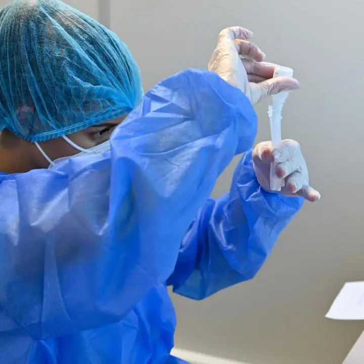 Vaccini Covid-19: indagini su presunte falsificazioni di lotti scaduti. La procura di Castrovillari apre un fascicolo