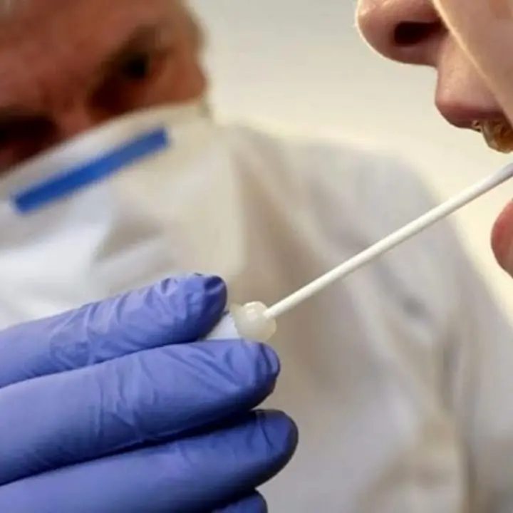 Lotta al Covid, la Regione ha previsto tamponi gratis nelle scuole per tutti gli studenti