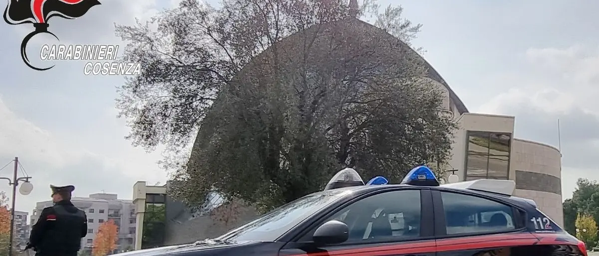 Montalto Uffugo, picchia la moglie e le figlie minori: 39enne in carcere