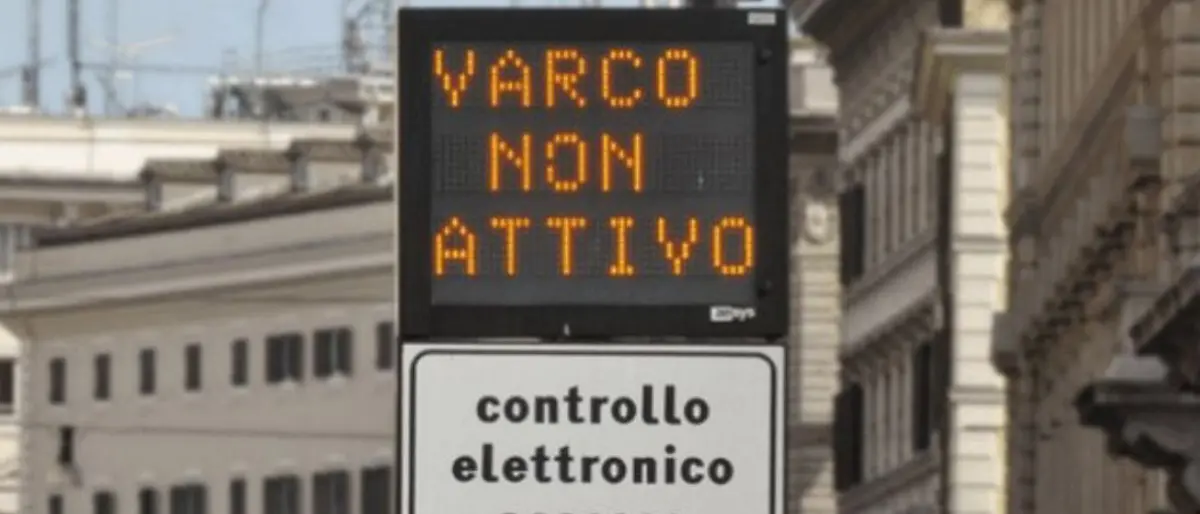 Automobilisti avvisati, mezzo salvati. Cosenza apre nuovi varchi Ztl, ecco dove