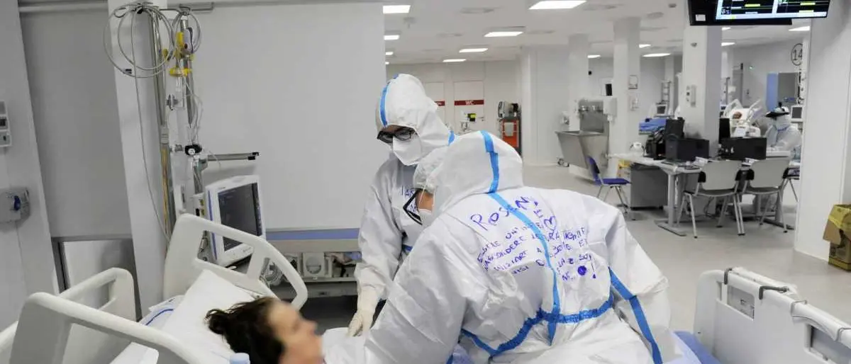 Calabria, ricoveri Covid in area medica al 40%. Ciccozzi: «Picco raggiunto»