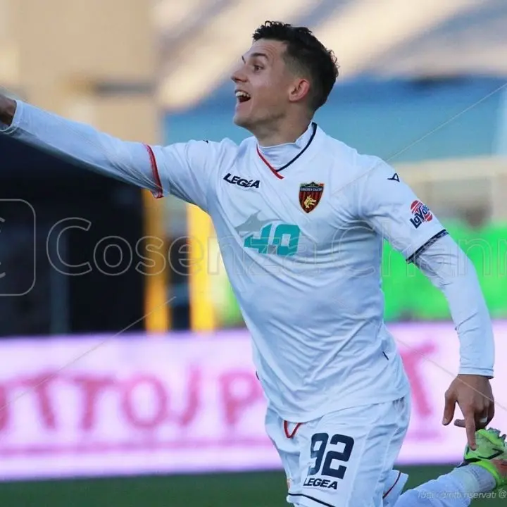 Cosenza-Lecce, i convocati: due nuovi indisponibili per domani