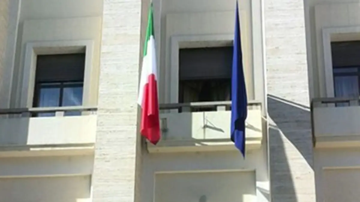 L\\'ingresso della Prefettura di Cosenza , ANSA