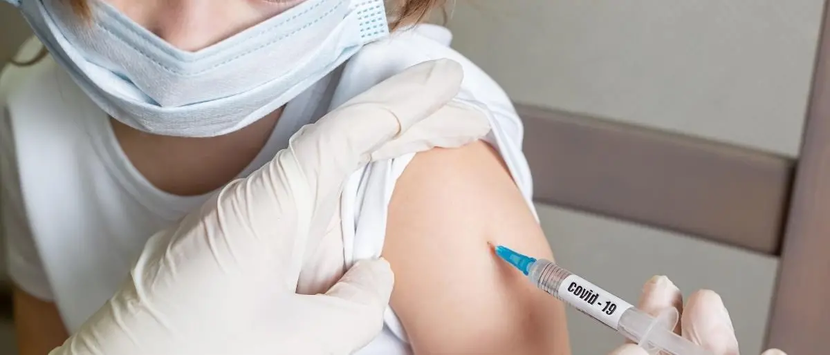 Covid, via libera al vaccino Pfizer contro le varianti Omicron per i bambini tra i 5 e gli 11 anni
