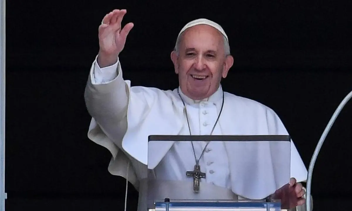 Il Papa festeggia gli 85 anni incontrando profughi ciprioti
