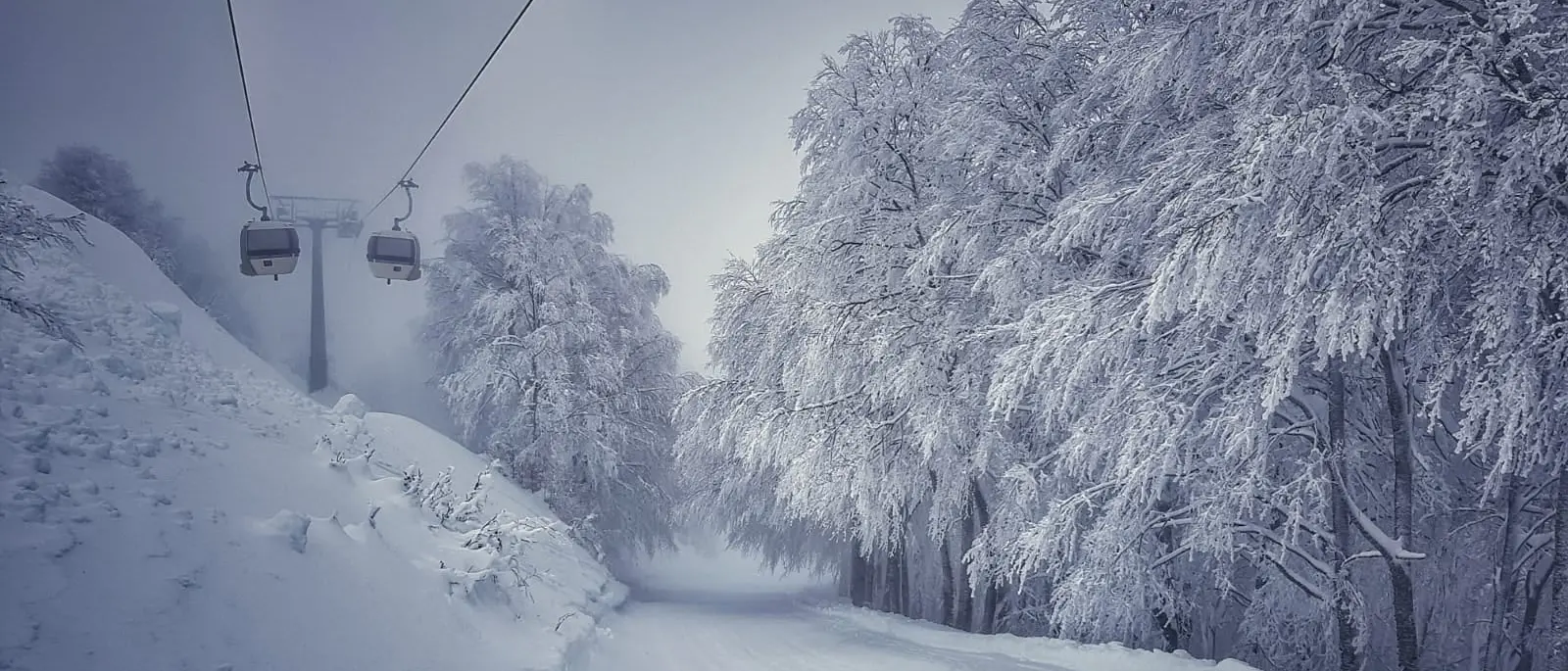 Troppo vento, chiusi gli impianti a Camigliatello. Raffiche fino a 110 km/h