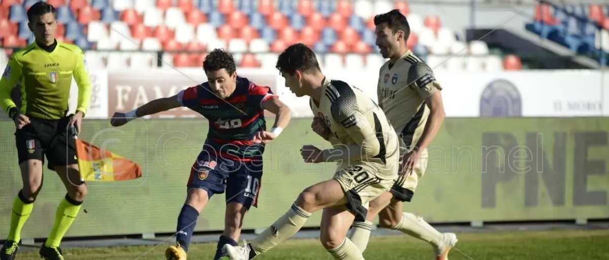 Cosenza-Pisa 0-2, le pagelle: che ingenuità Carraro. Gori in fase involutiva