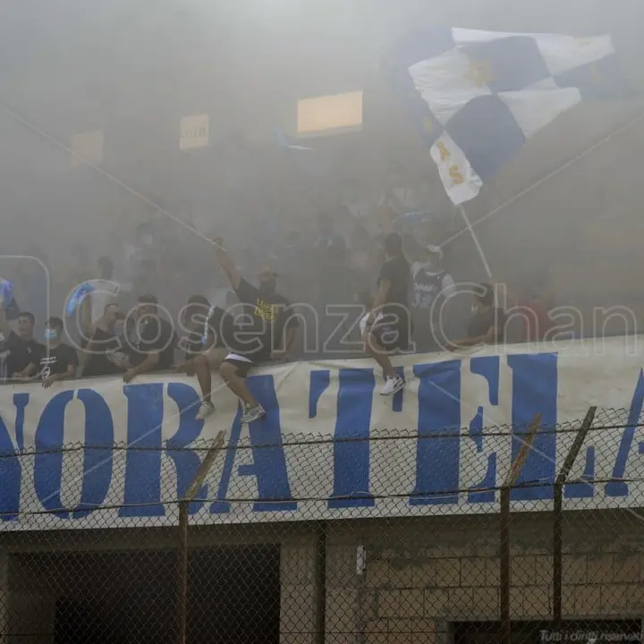 Gli Ultras della Paolana: «Chiediamo scusa a mister Luigi Carnevale»