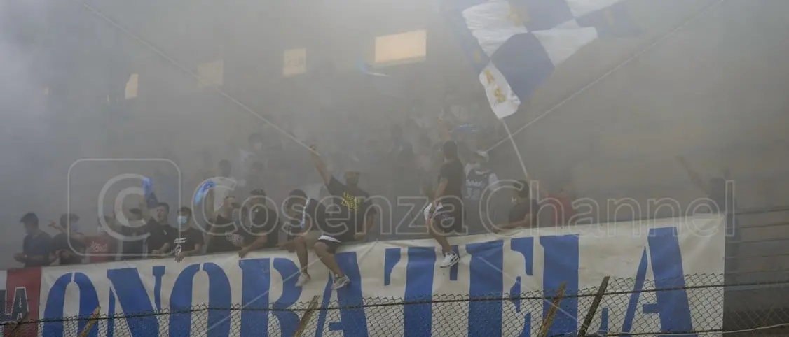 Gli Ultras della Paolana: «Chiediamo scusa a mister Luigi Carnevale»