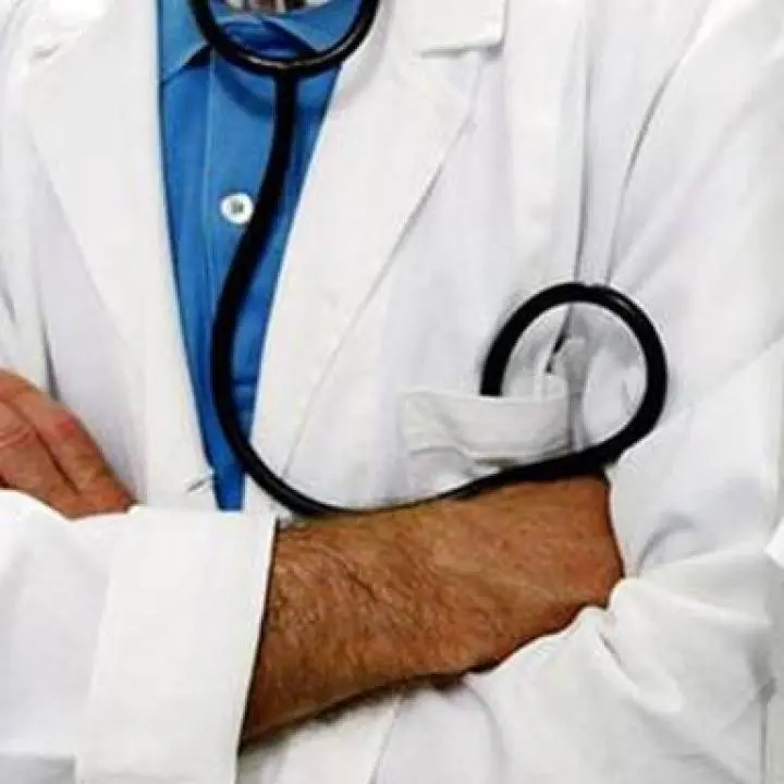 Asp di Cosenza, ostetrica e assistente sociale indagati per assenteismo