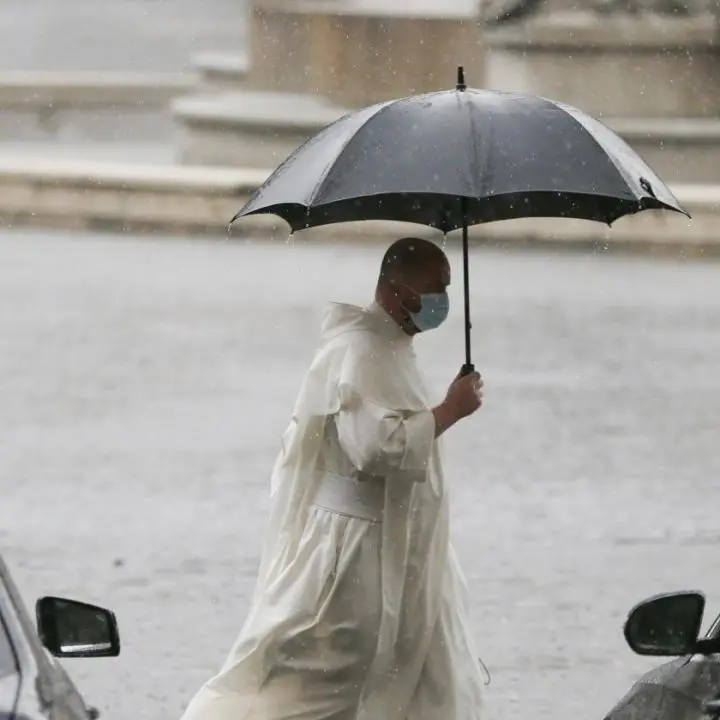 Clima primaverile ma non per tutti: il maltempo sferza l'Italia, neve e allagamenti al Centro-Nord
