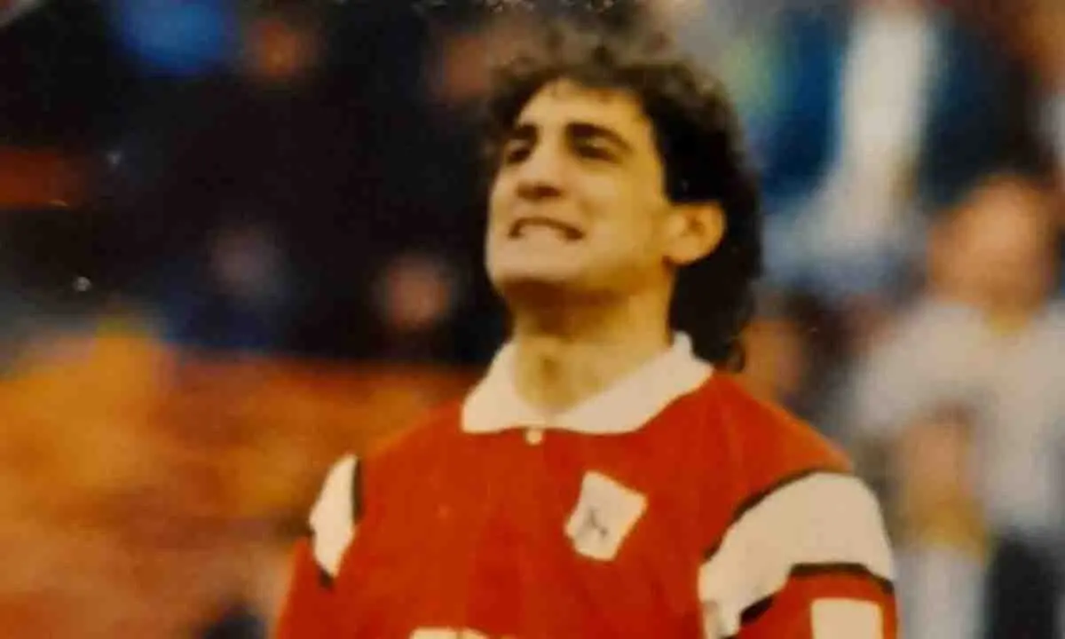 Mirabelli, da Via Popilia con orgoglio. Storia del cosentino che segnò a Wembley
