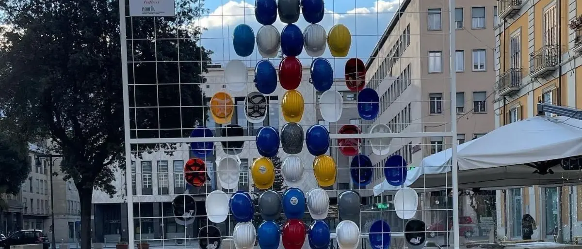 Caschi rubati in piazza Carratelli: presa di posizione dell'ANMIL