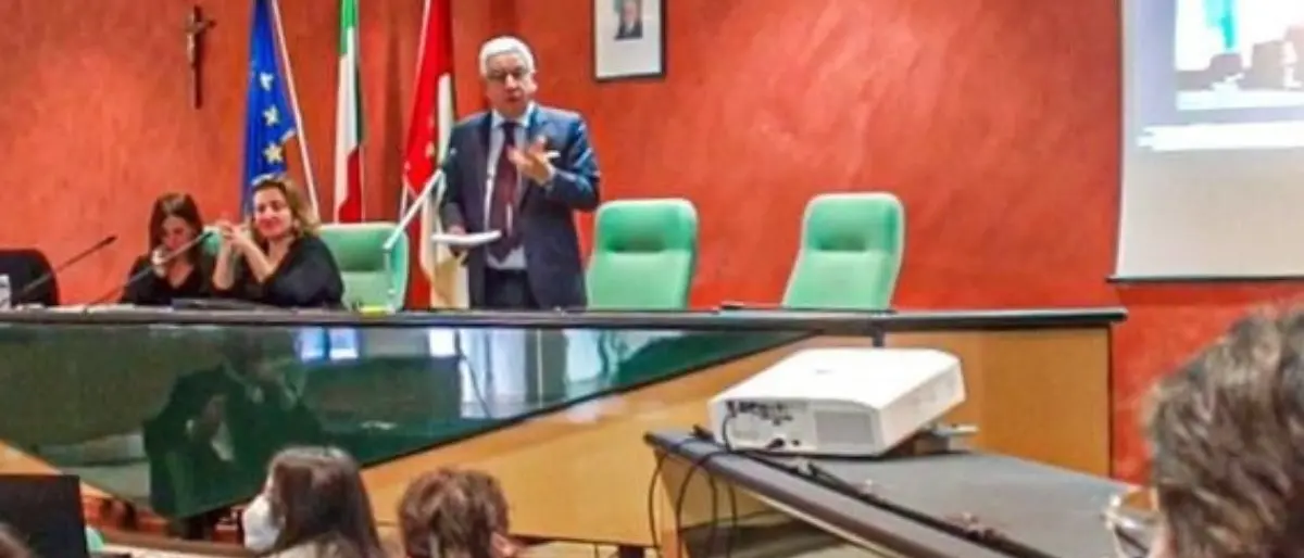 Pnrr, Manna scrive al presidente nazionale dell'Anci De Caro: «Dagli studenti idee innovative per la città del futuro»