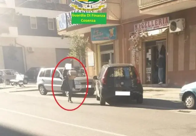 Assenteismo all'Asp di Cosenza, ecco i 12 arrestati (FOTO)