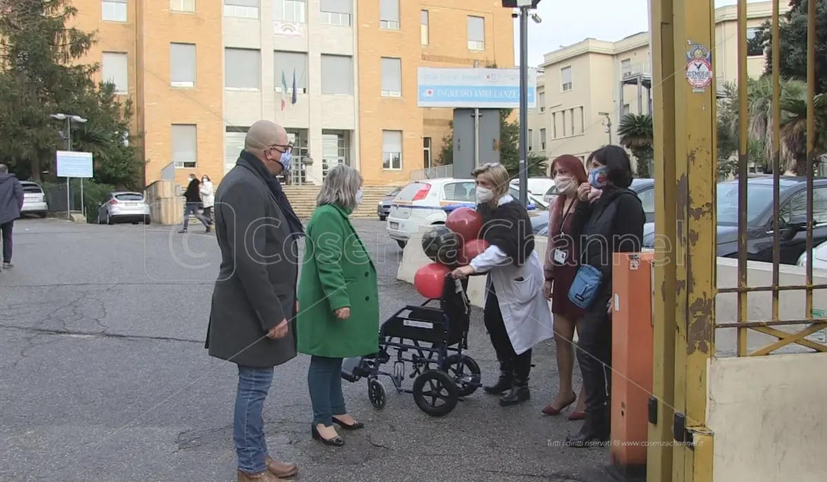 Ospedale di Cosenza, sedia a rotella su misura per i pazienti pediatrici