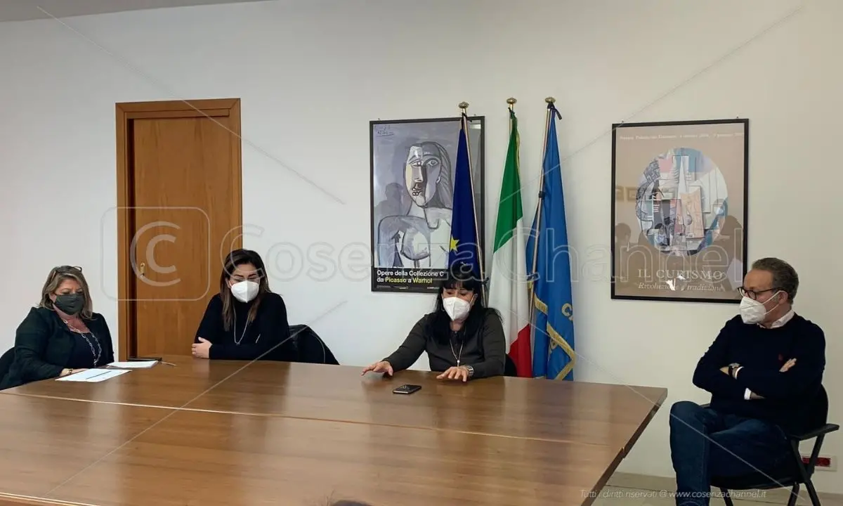 Ao Cosenza, Mastrobuono: «Concorsi? Sì, li facciamo. Ma tanti vanno deserti»