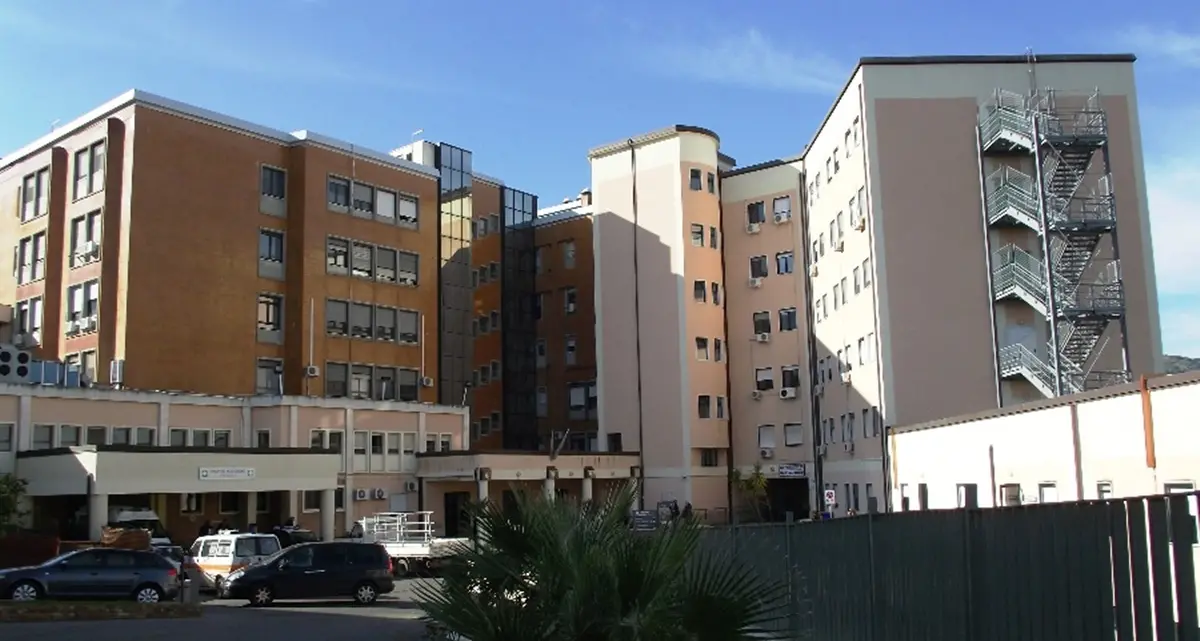 Sospetta morte all’ospedale \"Guido Compagna\": indagini sul decesso di un ex Carabiniere\n