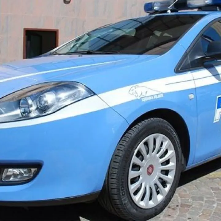 Ricatta e aggredisce i genitori perché i soldi per la droga non bastano: arrestato 45enne
