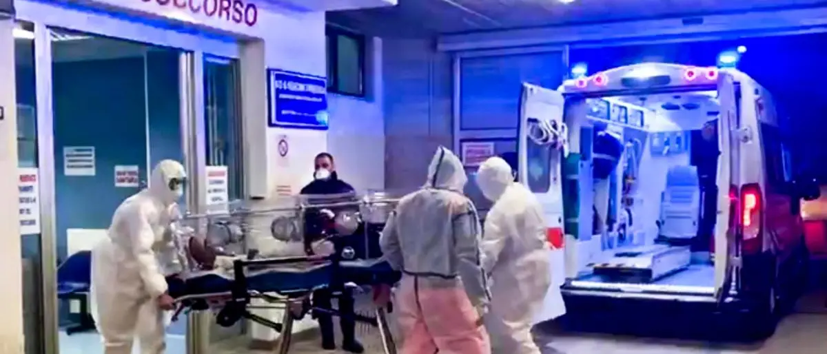 Covid Italia, 220.532 contagi e 294 morti: bollettino dell'11 gennaio