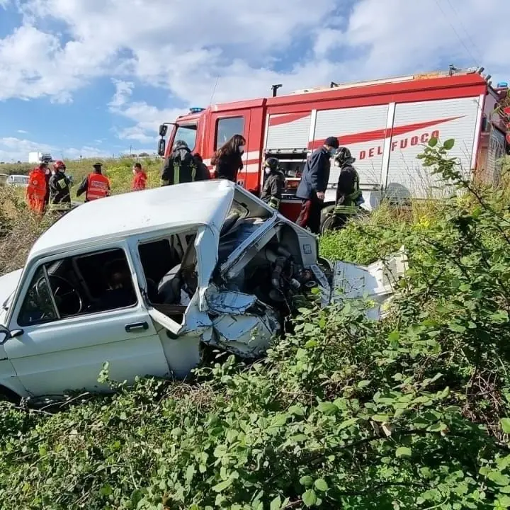 Amendolara, tragico incidente sulla Sp153: muore una donna